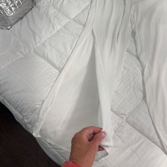 Shade and Shore White Wide Leg pants cover up with side slits at hem- XS - Picture 4 of 10